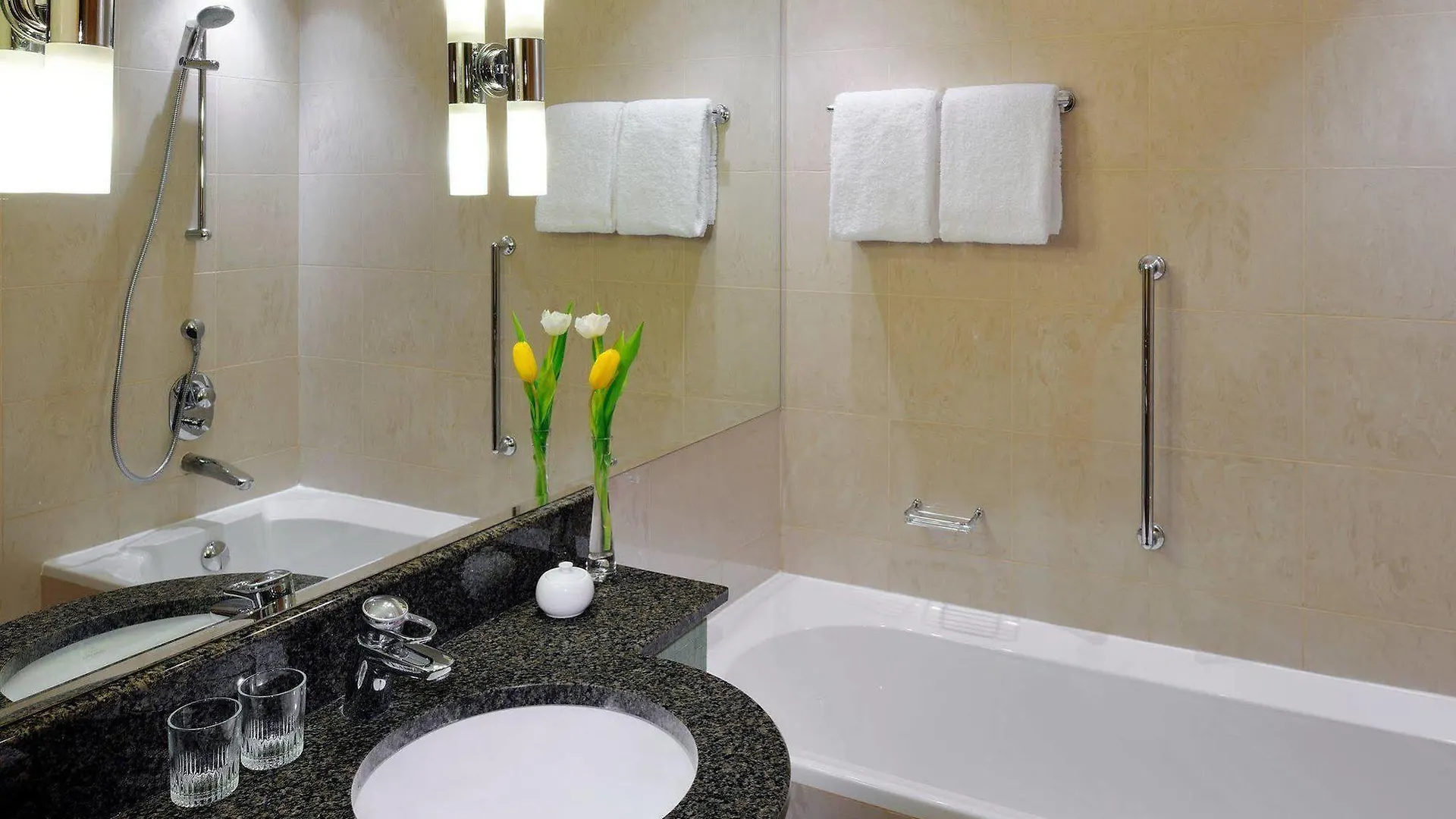 Hotel Courtyard By Marriott Riyadh Diplomatic Quarter